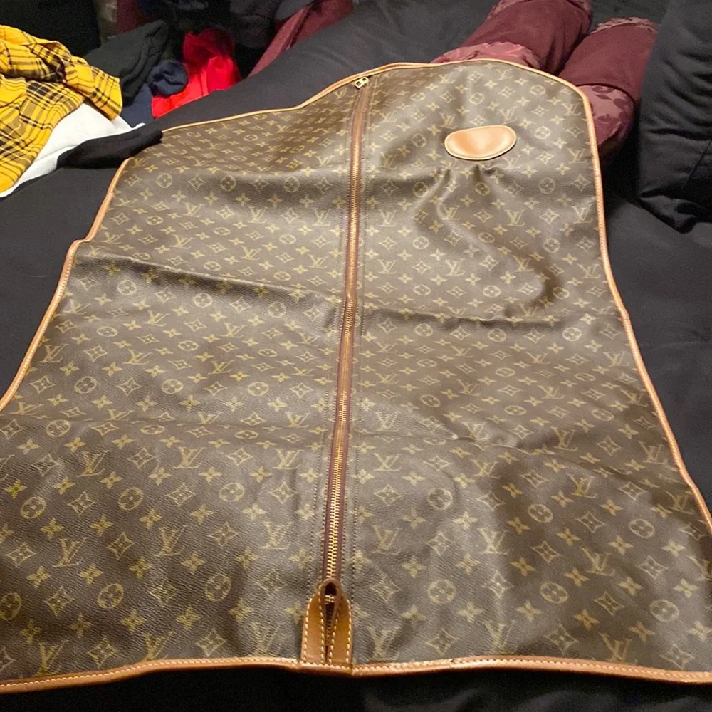 Vintage Louis Vuitton garment bag like new